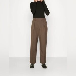 NWOT ARKET Sweden Pleated Wool Trousers in Cocoa Brown Size Medium